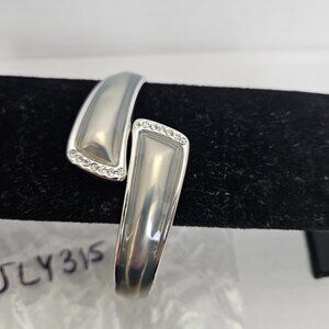 SILVER TONE GREEN ENAMEL SILVER TONED HING CUFF BRACELET BY JE' MARIE